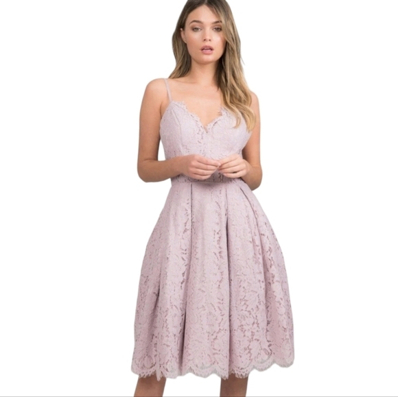 NWT Chi Chi Alina Lace Dress Size 4 - Picture 1 of 8